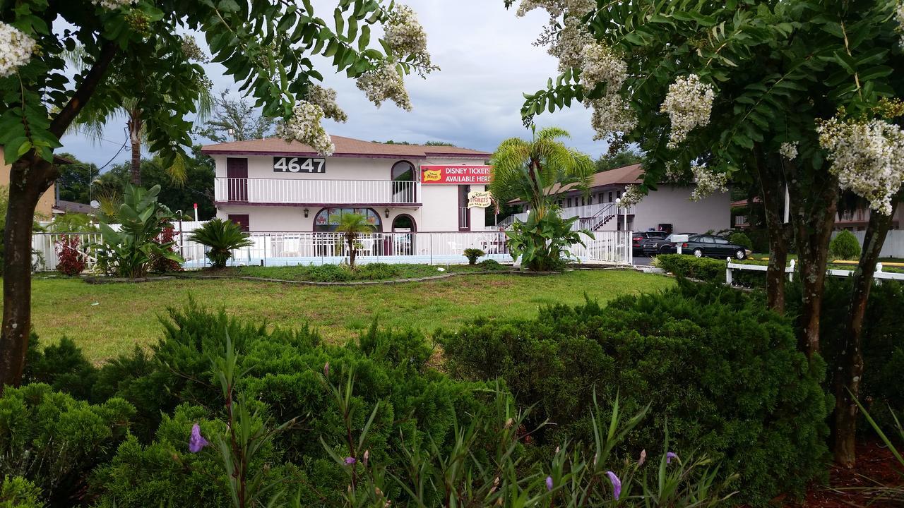 Maple Leaf Inn & Suites Kissimmee Exterior photo